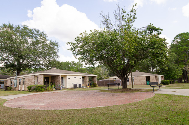 Elderly Village home on cul-de-sac