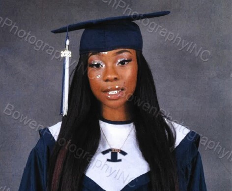 RaiJhane McCrae graduation Headshot